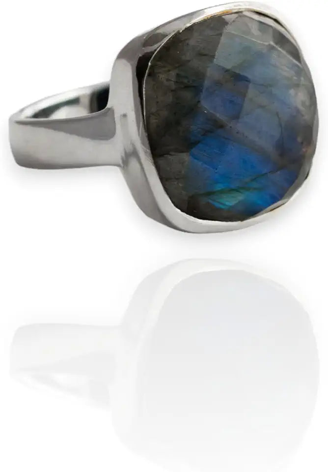 Sterling Silver Labradorite Solitaire Ring