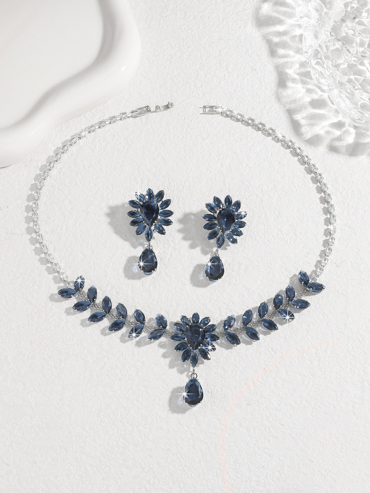 Bridal Zircon Necklace and Earrings Set – Teardrop and Leaf Rhinestone Design