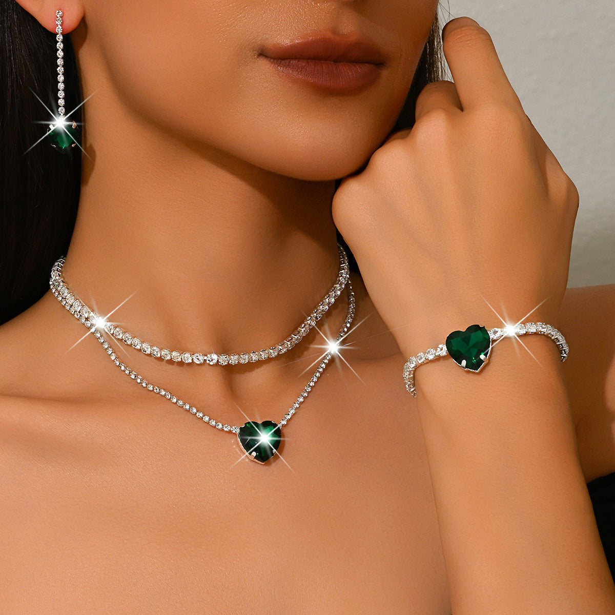Heart Rhinestone Jewelry Set for Women, Double-Layer Claw Chain — scale reference