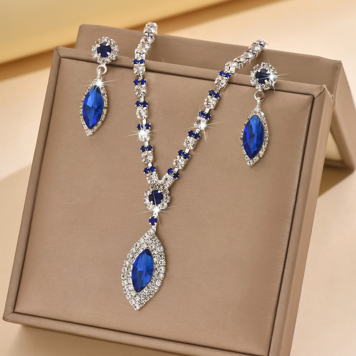 Teardrop Rhinestone Necklace and Earrings Set, Claw Chain Design — full product view